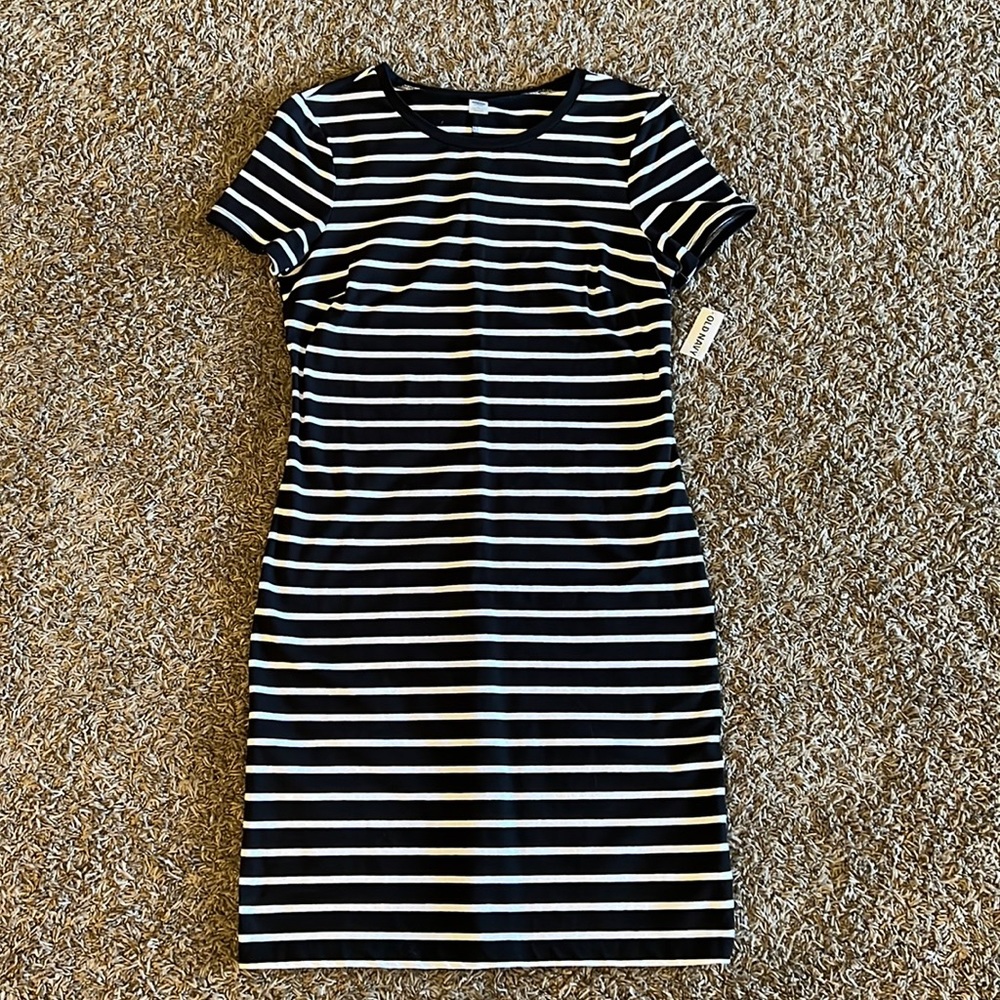 New with tags! Old Navy dress. Size M tall Measurements in pictures